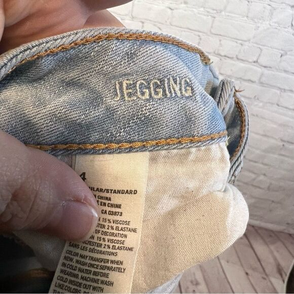 AEO Light Wash Jeggings size 4 - Picture 7 of 8